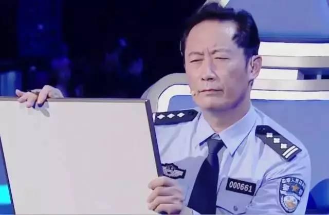 章瑩穎美國最新動態(tài)，科技新品改變生活，即刻啟程！